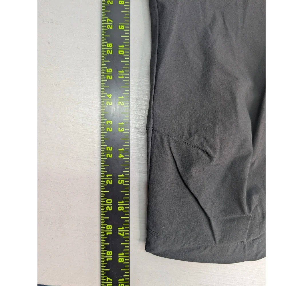 Salomon Wayfarer Black Hiking Capri Pants Women's Size 8 Technical Outdoor Cargo - Picture 10 of 11